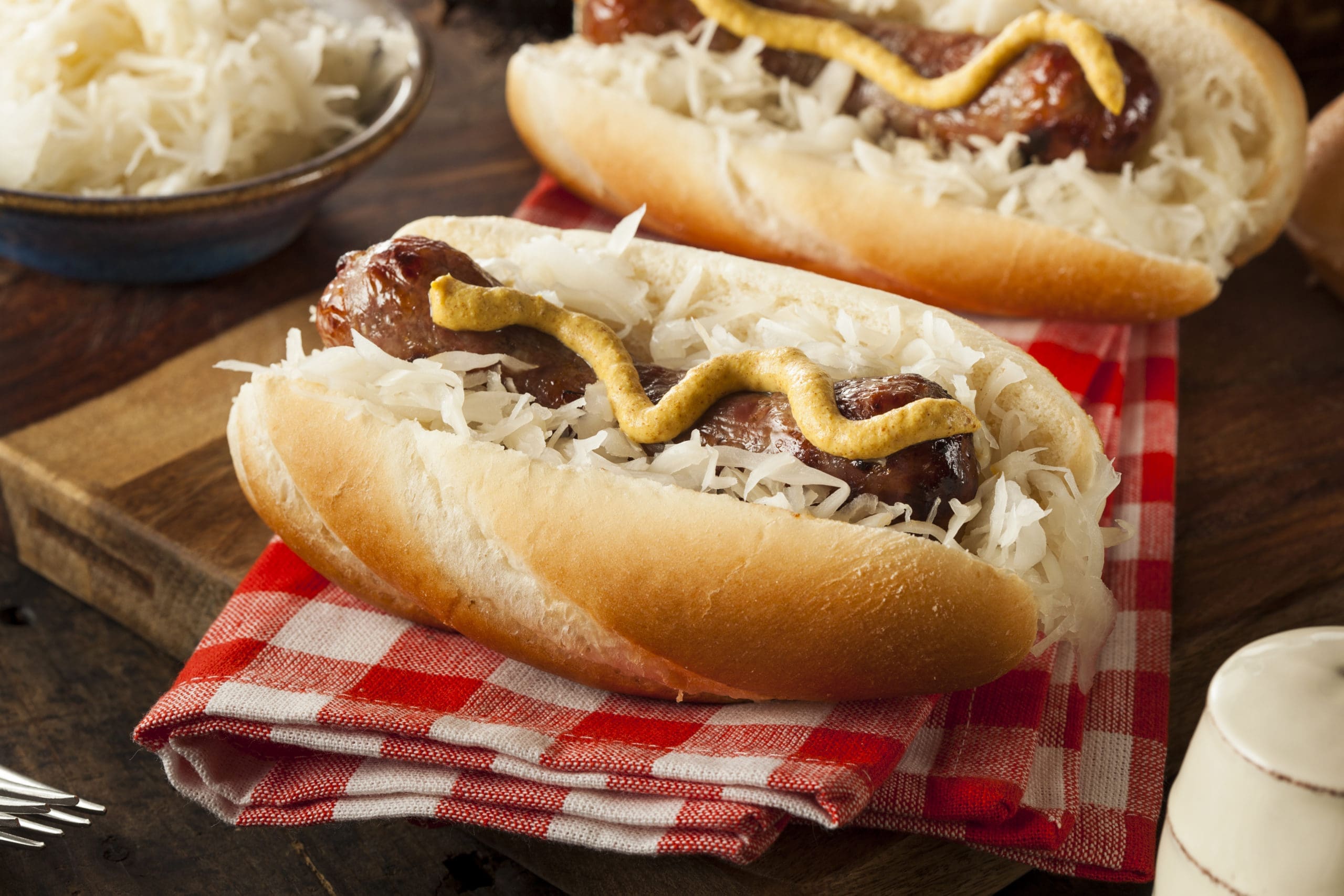 Homemade,Bratwurst,With,Sauerkraut,And,Mustard